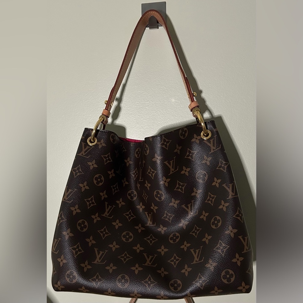 Louis Vuitton Graceful PM Monogram Canvas Shoulder Bag with Pink Interior - Picture 2 of 7